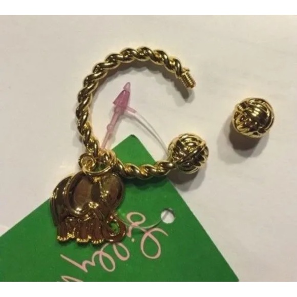 NWT LILLY PULITZER GWP GOLD METALLIC KEY RING COLLECTABLE WITH ELEPHANT CHARM - Picture 2 of 4